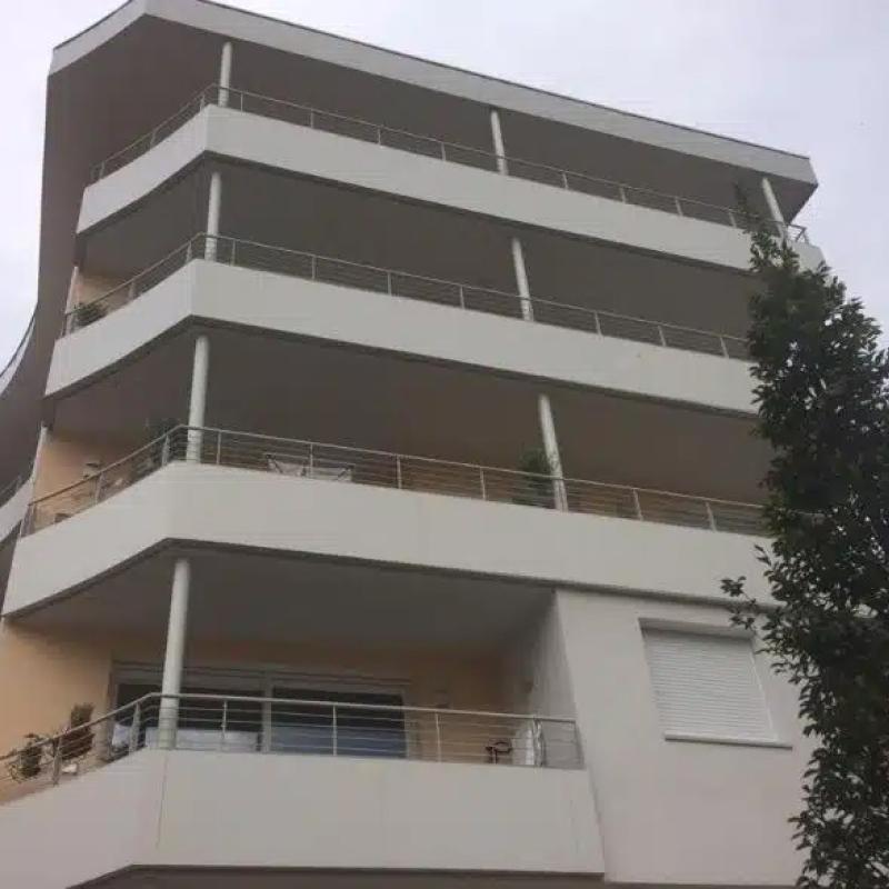 Vista esterna parapetti condominio