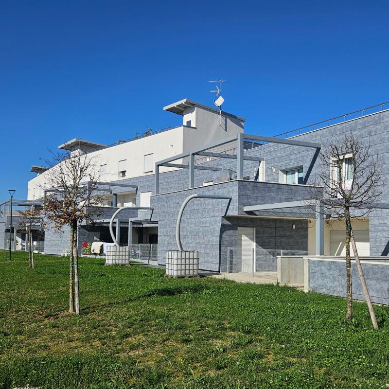 Vista esterna Ater con pannelli HPL