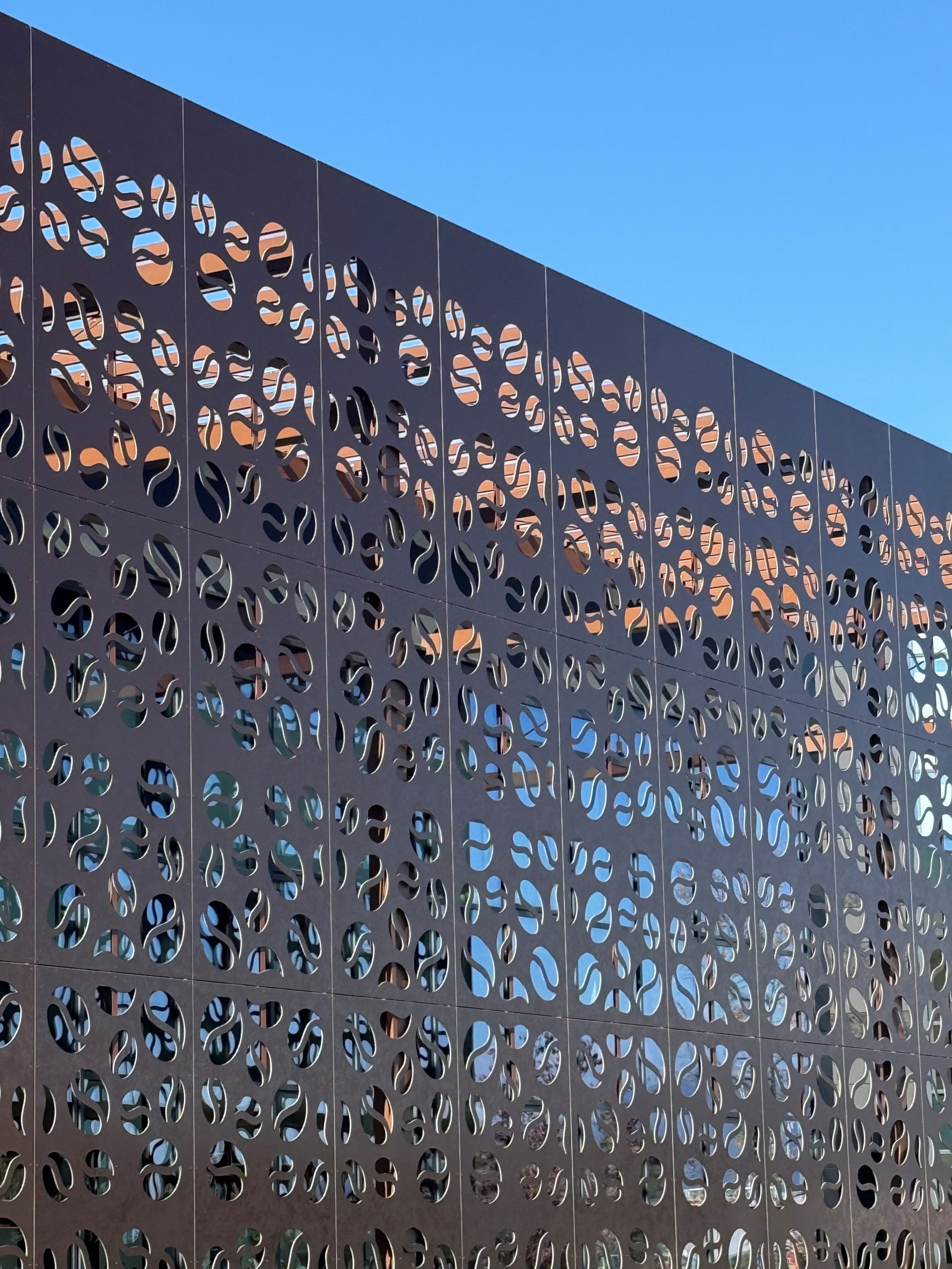 Fresatura pannelli HPL dettaglio